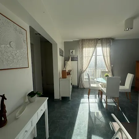 Βίλα La De Puys - *